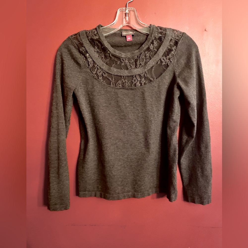 Vince Camuto Grey cotton scoop neck sweater with lace, size Small